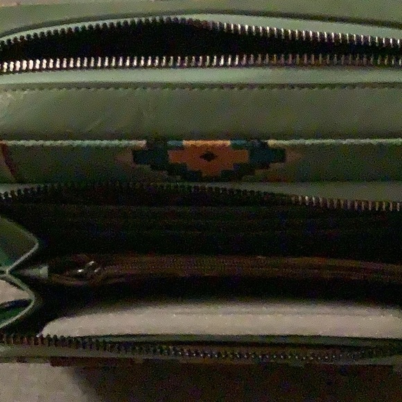 Wrangler Southwestern Printed Purse - Picture 4 of 4